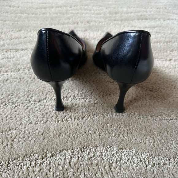 Manolo Blahnik Tuccio Autographed Black Pointy Toe Pumps 70mm Heel Sz IT 36.5 - Picture 3 of 16